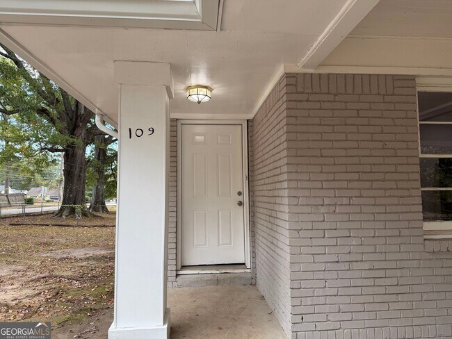 Building Photo - 109 Scarlett Dr