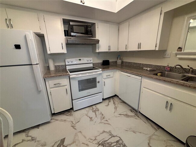 Building Photo - 19029 US Hwy 19 N