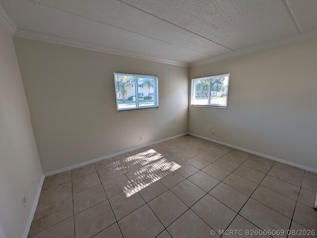 Building Photo - 817 Lighthouse Dr