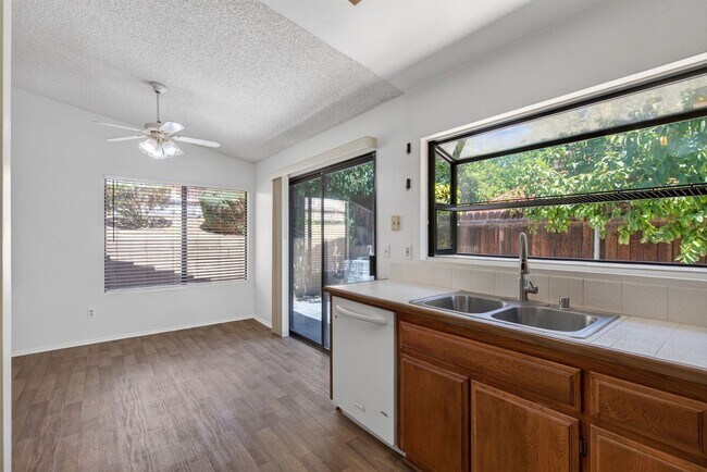 Building Photo - 4109 Yukon Way
