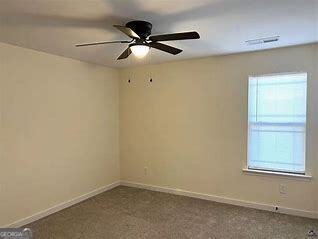 Building Photo - 135 Hughes Dr