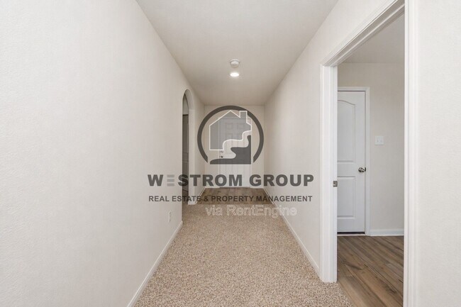 Building Photo - 104 Bovine Dr
