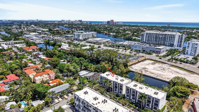 Building Photo - 1044 NE 18th Ave