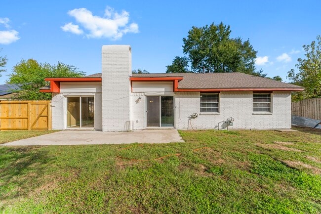 Building Photo - 17219 Camberwell Green Ln