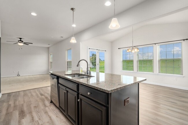 Building Photo - Smithfield Home