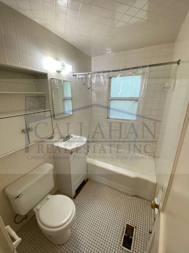Building Photo - Park Hill 2 Bedroom Duplex