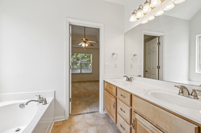 Building Photo - 4012 Kristen St