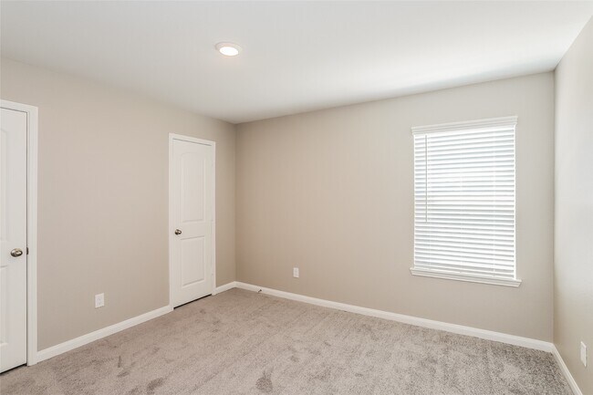 Building Photo - 26119 Hals Dr