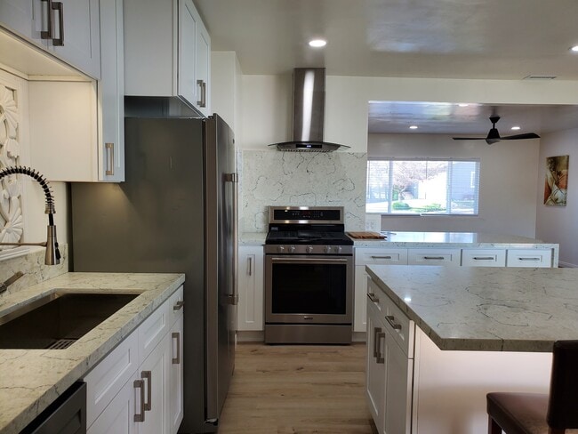 Building Photo - 1214 Manchester St