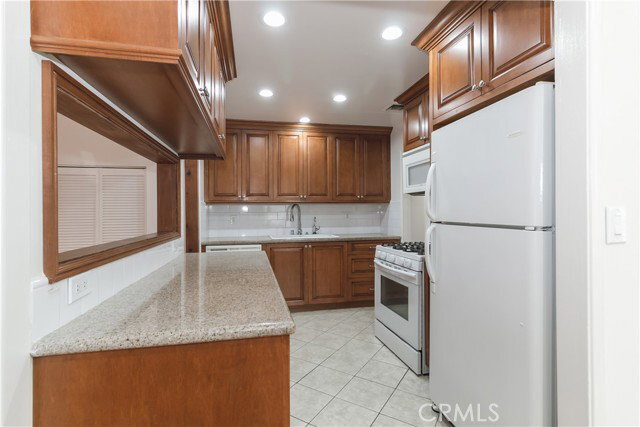 Building Photo - 6313 Bluebell Ave
