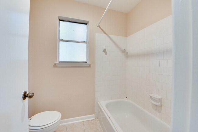 Building Photo - 15114 Mira Vista Dr