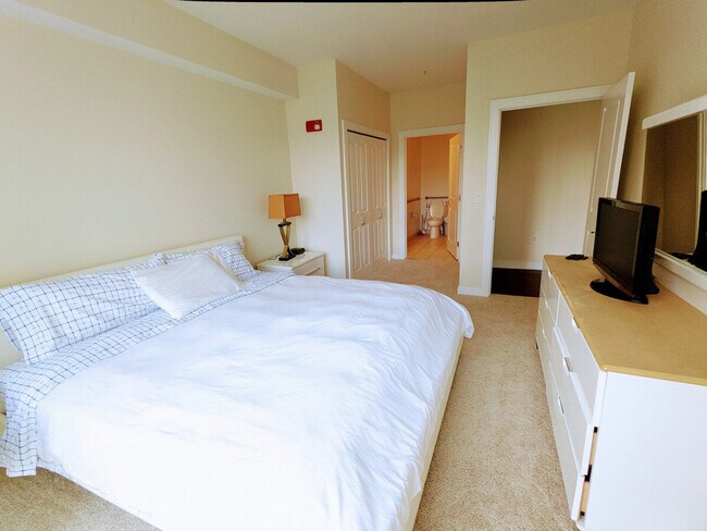 Building Photo - 175 Blossom St