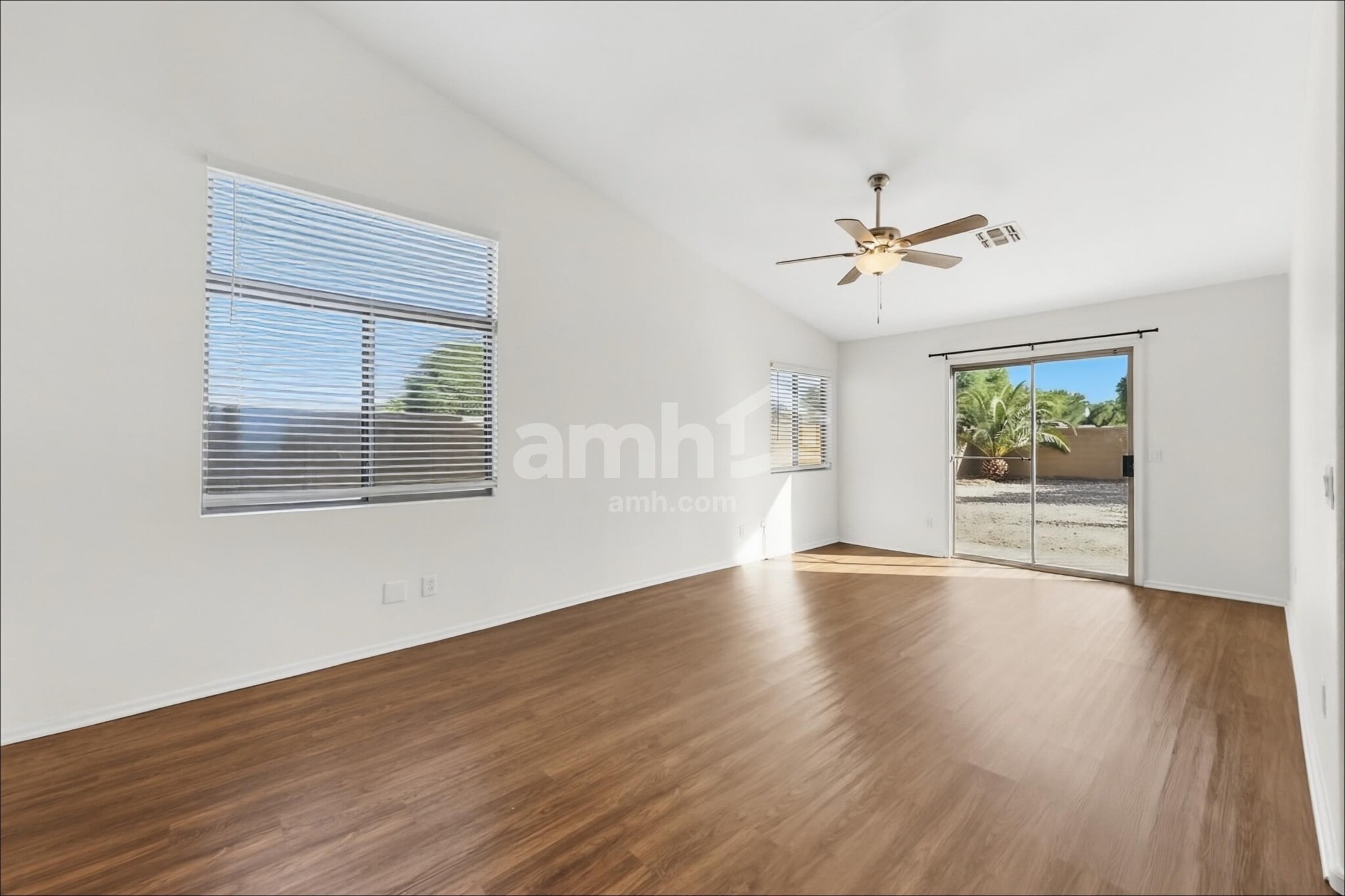 Building Photo - 30300 N Royal Oak Way