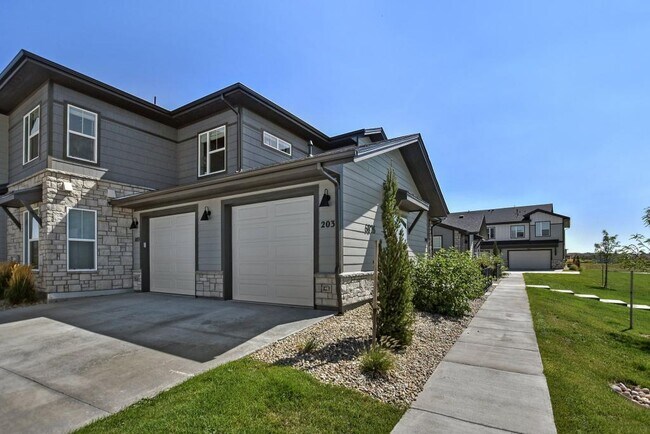 Building Photo - 6826 School House Dr