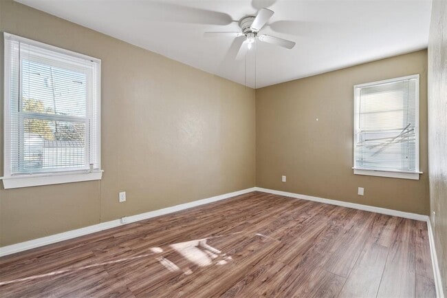 Building Photo - 317 E Key Blvd