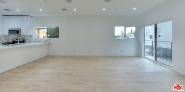 Building Photo - 6007 1/2 Barton Ave