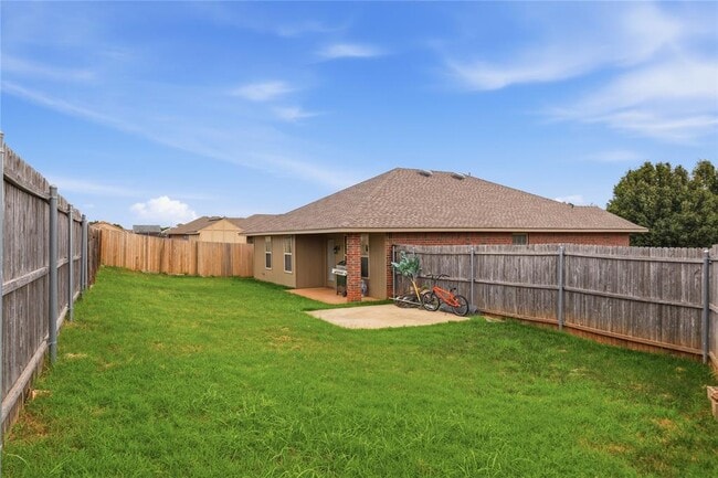 Building Photo - 605 Inverleith Cir