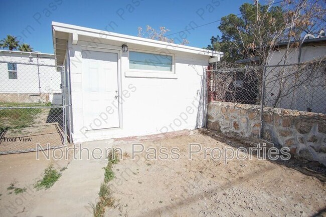 Primary Photo - 4416 La Luz Ave