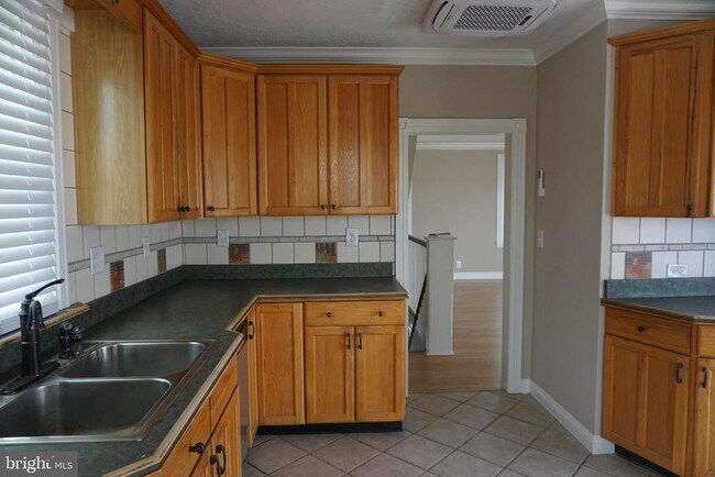 Building Photo - 3232 Ridge Pike