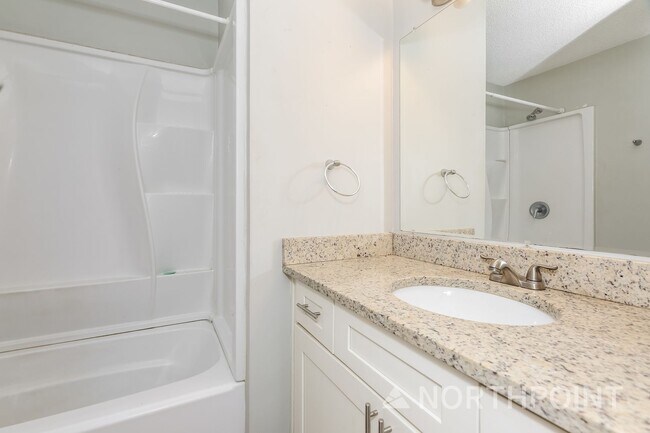 Building Photo - 3 BR/2BA | Newly Renovated Single Family Home | 1-Car Garage Parking | Fenced  backyard