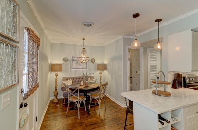 Building Photo - Beautiful Mt. Pleasant Home!