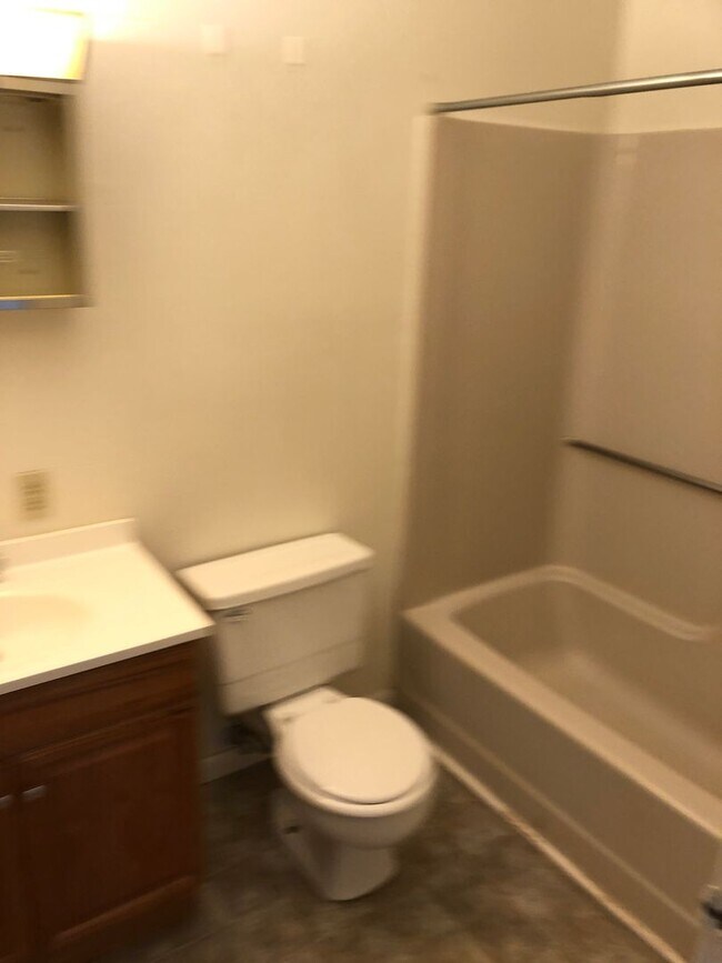 Building Photo - 3 Bed/2.5 Bath Home in Wiles Hill - Available May 20th!