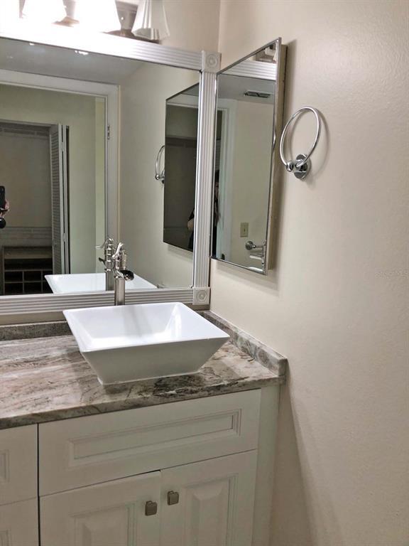 Building Photo - 160 Columbia Dr