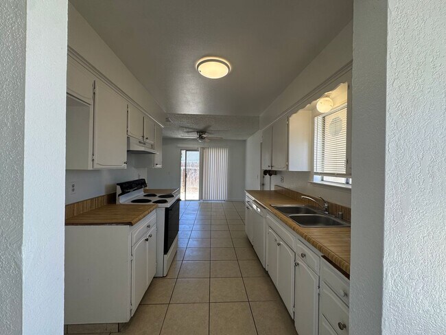 Building Photo - 205 Ashlan Way