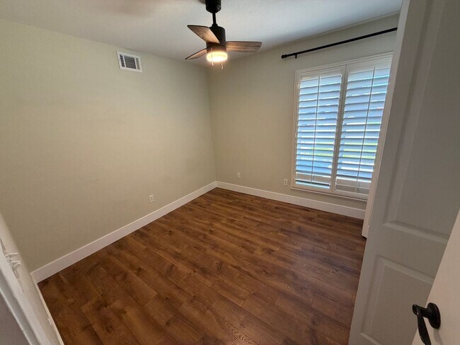 Building Photo - 3 Bedroom | 2 Bathroom | Single-Family Home in Sacramento