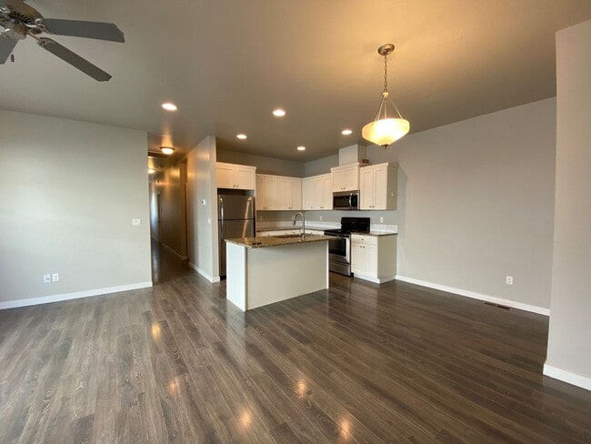 Building Photo - 2211 Ison Ct