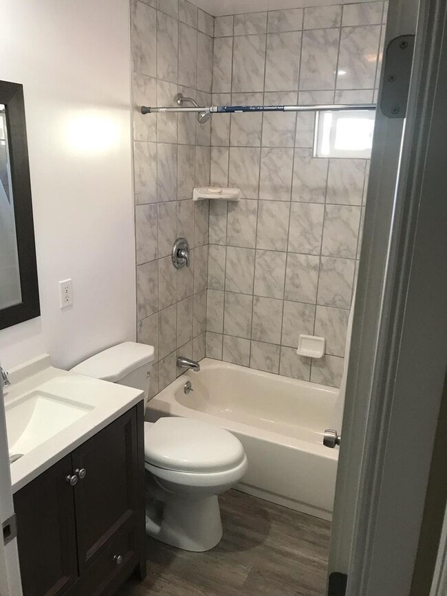 Building Photo - Beautifully remodeled 2 bed/2 bath home in...