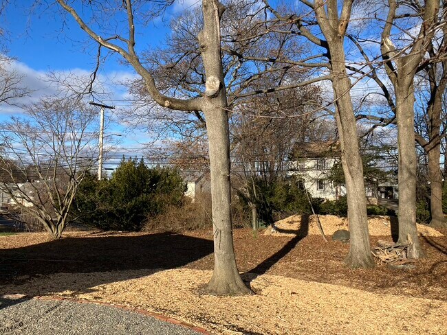 Building Photo - 4 Coffey Ave