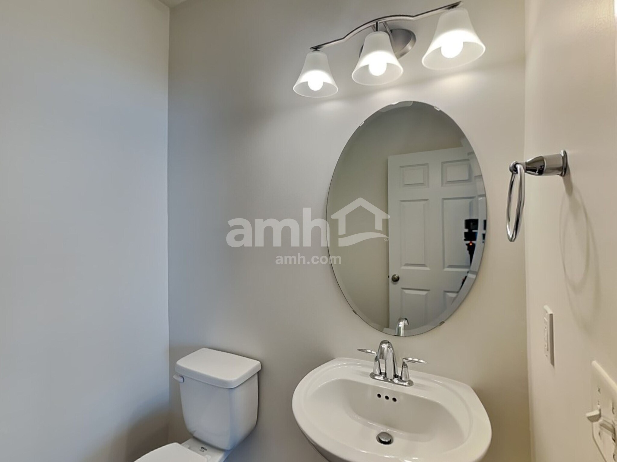 Building Photo - 221 W Jayce Wy