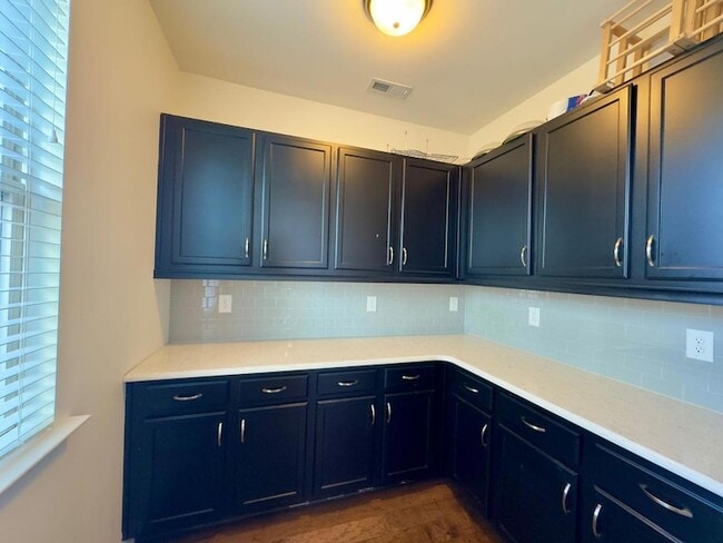 Building Photo - 1200 Governess Ln