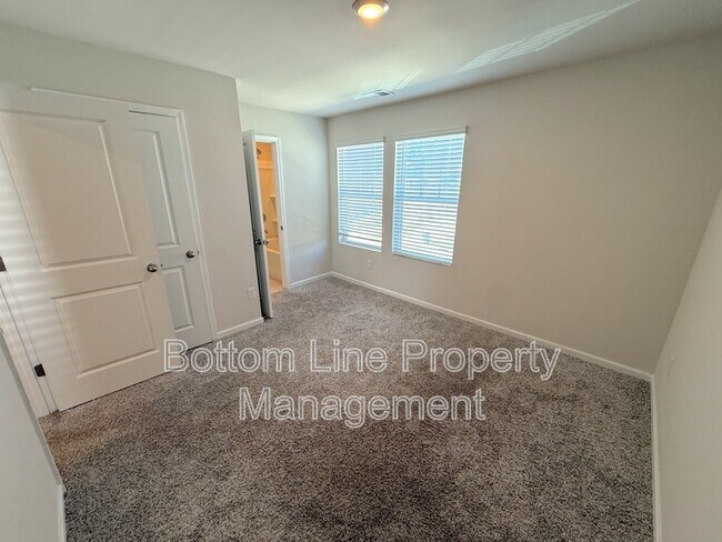 Building Photo - 1066 Plumcrest Dr