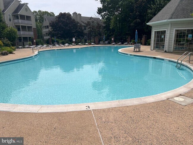 Building Photo - 3912 Penderview Dr