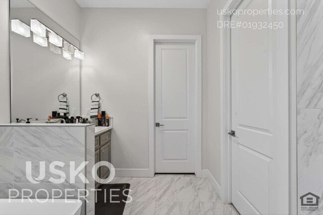 Building Photo - 103 Lazy Oak Ln