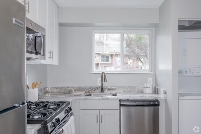 Building Photo - Barclay Village Apartments