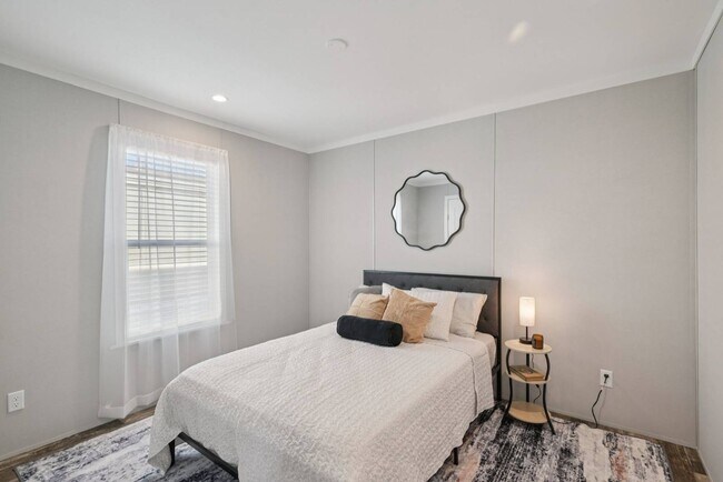 Building Photo - 1611 American Dr