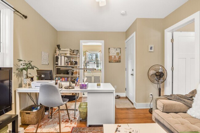 Building Photo - 1319 Rutledge St