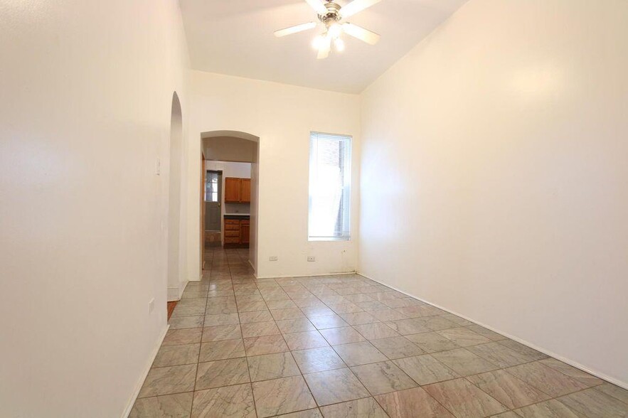 Building Photo - 2143 W Bowler St