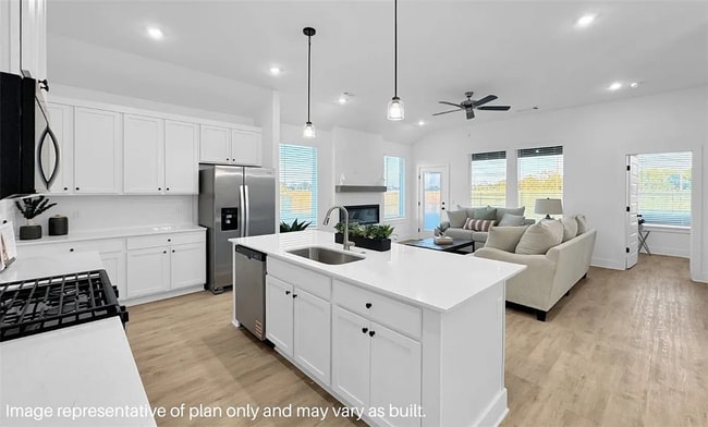 Building Photo - Beautiful Home in Centerton - Not furnished