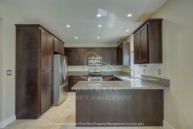 Building Photo - Early Summer move in, available ASAP 4 bd 3 bth backyard and balcony