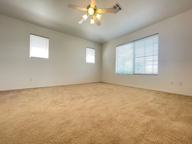 Building Photo - 3bedroom home in a GATED community near the strip