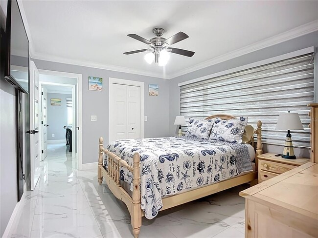 Building Photo - 6531 Santiago Ct