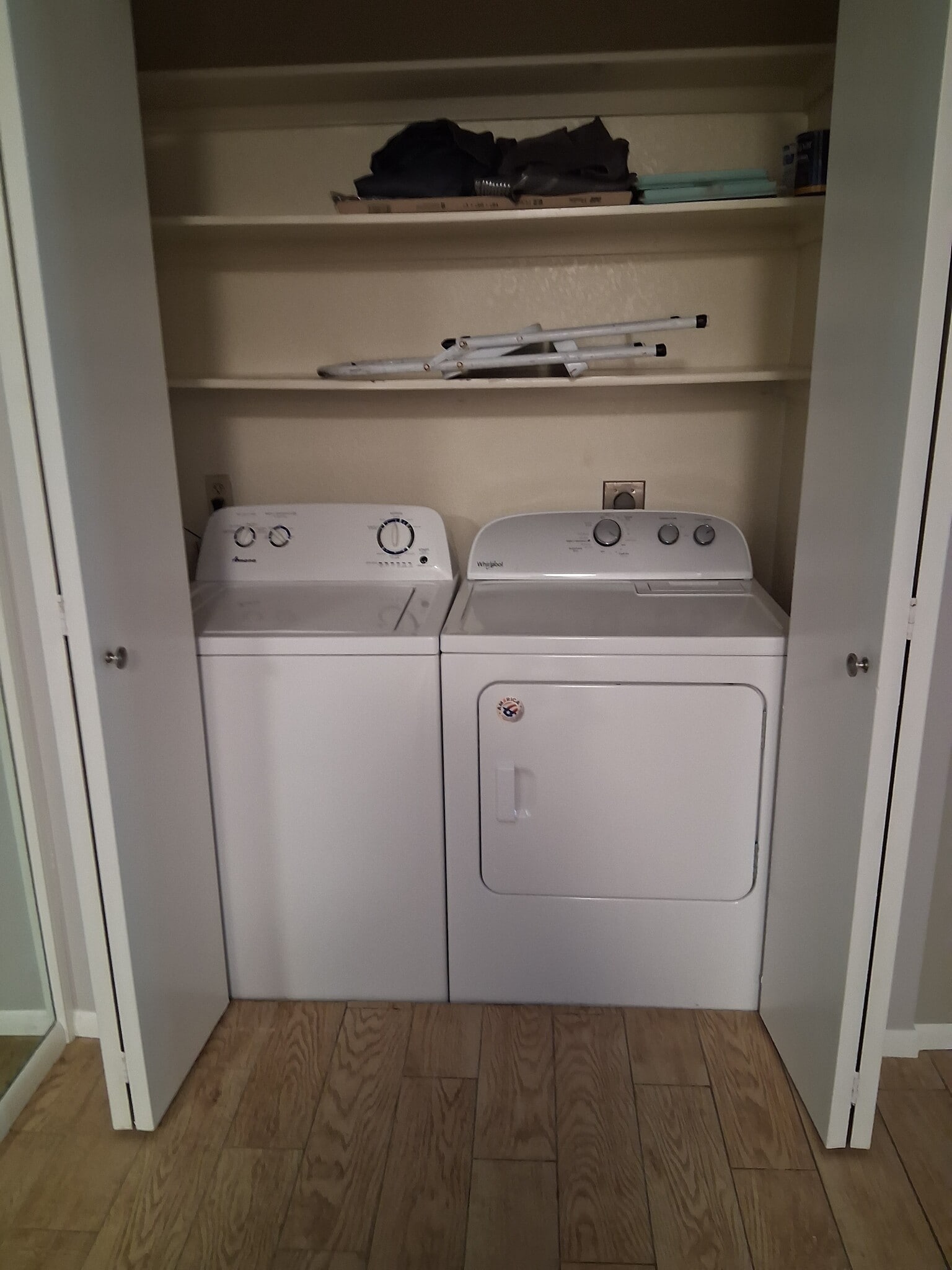 Building Photo - 9031 W Elm St