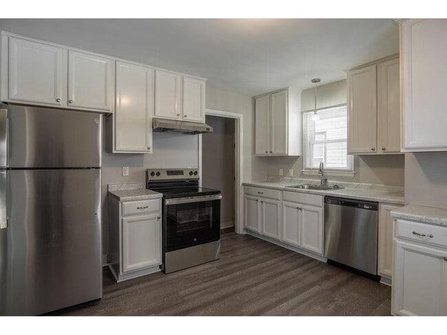 Building Photo - 5247 Dupont Ave N