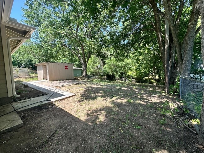 Building Photo - 1234 S Brazos St