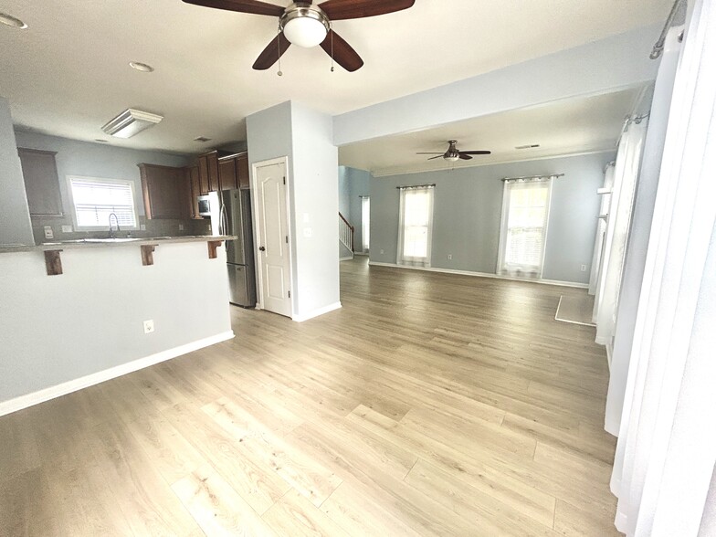 Building Photo - 4100 Lake Pass Ln