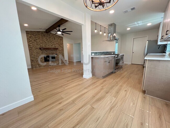 Building Photo - Magnificent 3/2/2 in Lewisville For Rent!